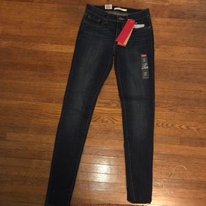 Levi’s 710 Super Skinny